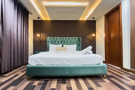 Deluxe 03 Bed Apartment Gold Crest DHA Ph4 on per day rent