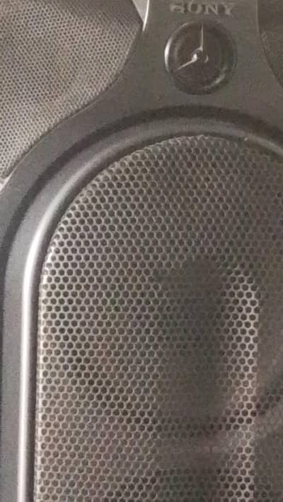 Sony ke speaker aur amplifier hai