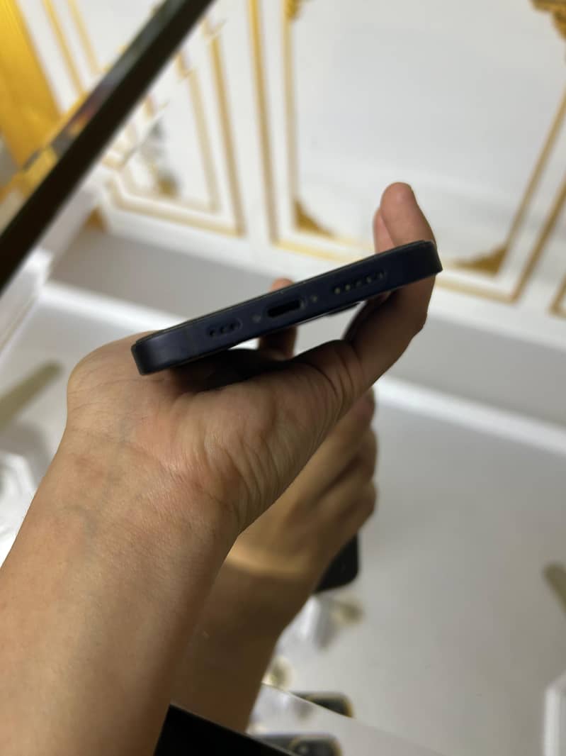 Iphone 12 new condition 4