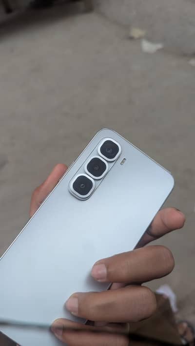 Used mobil infnix Hot 60i  6+6/128