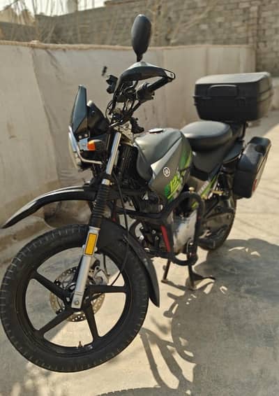Yamaha ybr125g tourist bike