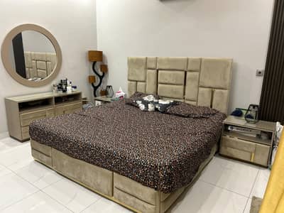Modern style Bedroom Set