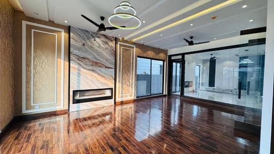 1 Kanal Full House For Rent in DHA Phase 7 - Near Park and Commercial Market