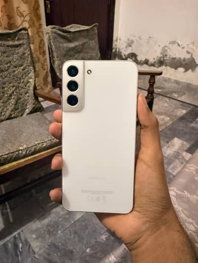SAMSUNG S22 PLUS 128GB DUAL SIM APPROVED.