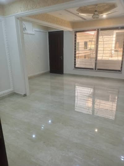 In I-8/4 Lower Portion Sized 1 Kanal For Rent