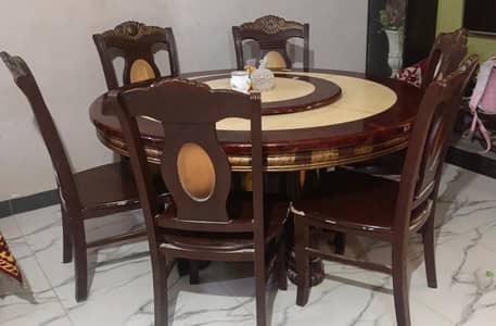 Dinning table for sale