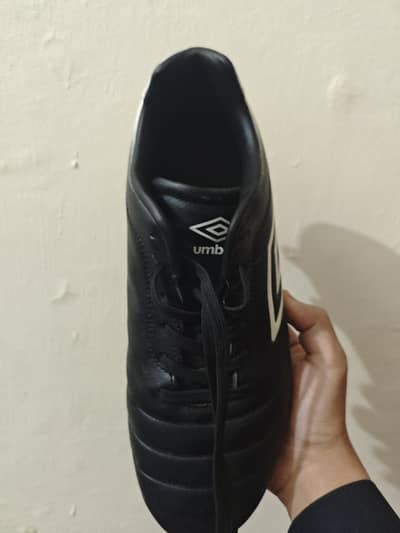 1 week used original price is 18000 / it's now price is 12000