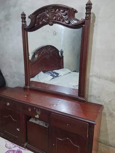Dressing Table for Sale – Good Condition