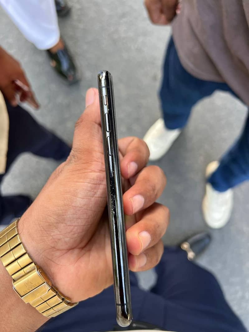 iphone xs 3