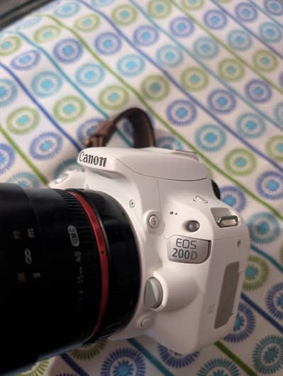 Canon 200d ( Body Only )