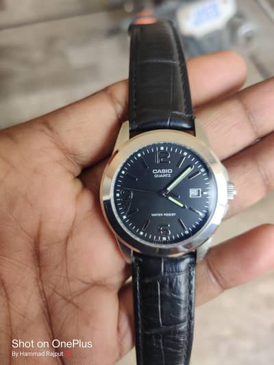 ORIGINAL CASIO WATCH LIKE A NEW WITH ORIGINAL CHAIN.