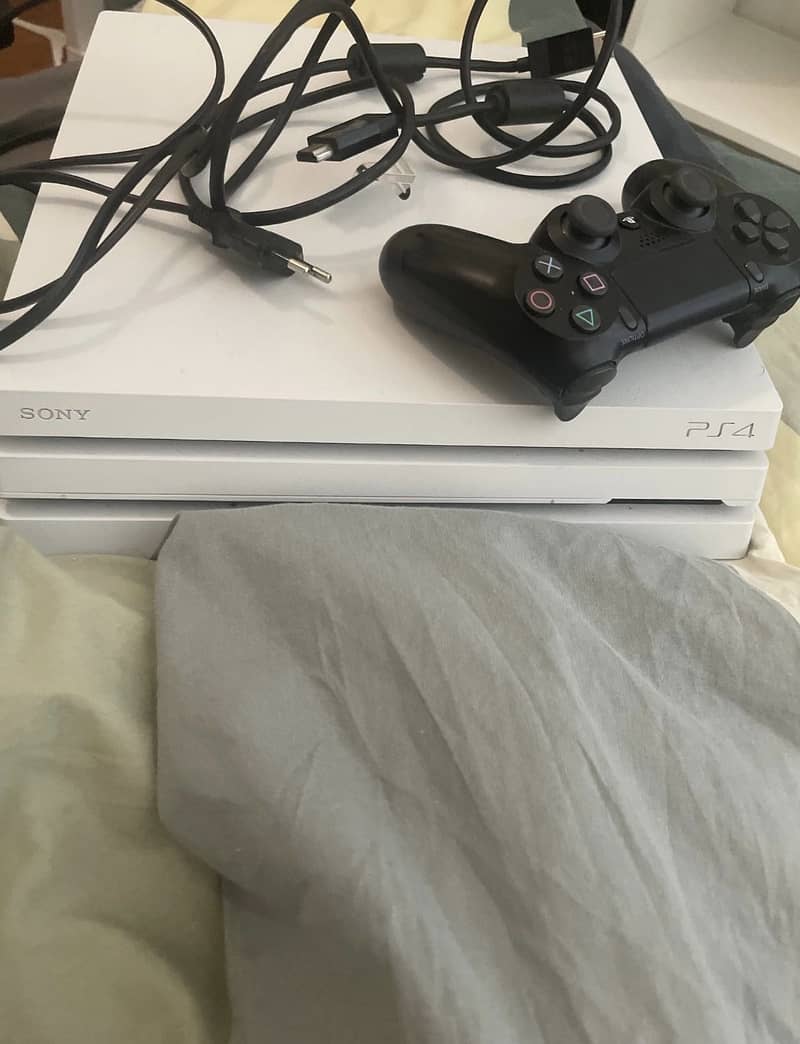 PS4 Pro 1