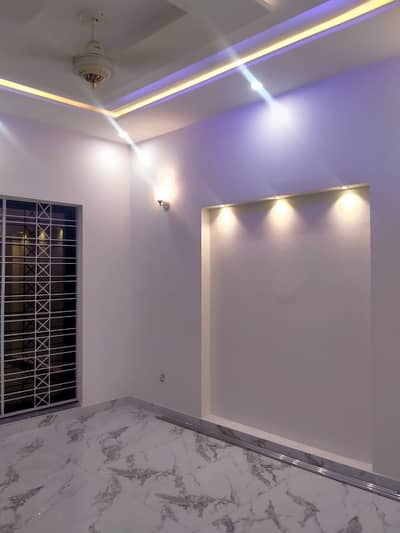 10 MARLA LIKE A NEW LUXURY CONDITION EXCELLENT GOOD UPPER PORTION HOUSE FOR RENT IN QUAID BLOCK BAHRIA TOWN LAHORE