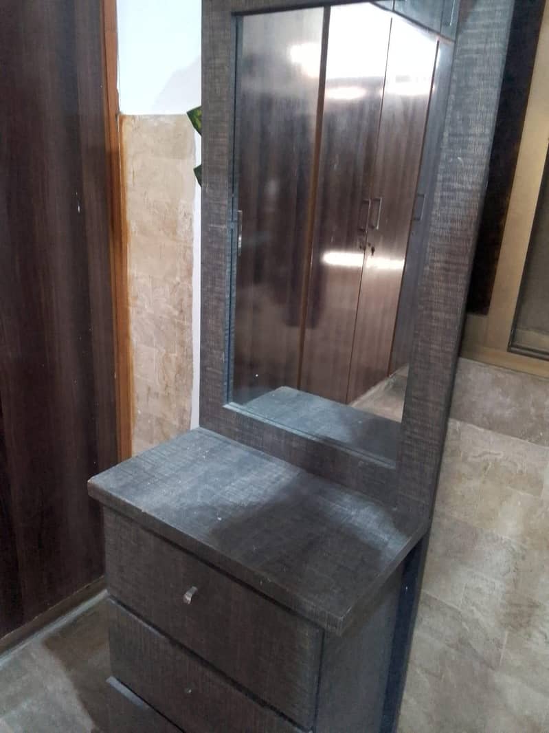dressing table 2