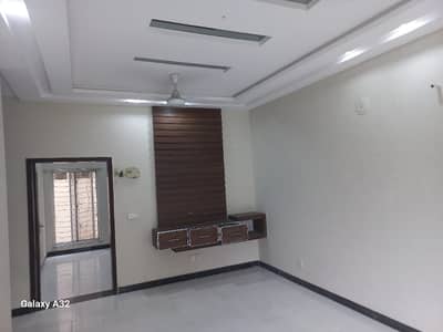 5 MARLA EXCELLENT GOOD NEW CONDITION FULL HOUSE FOR RENT IN GARDENIA BLOCK BAHRIA TOWN LAHORE