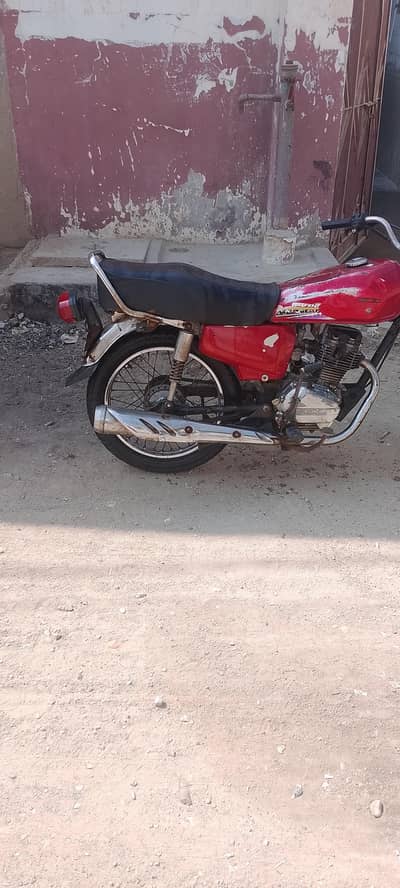 good bike available 03116895537 add parh k call kary
