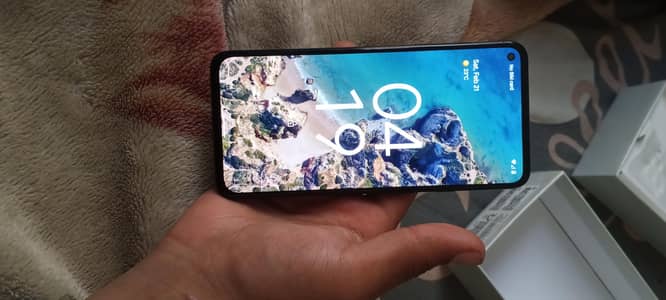 scratch less phone urgent sale 10/10