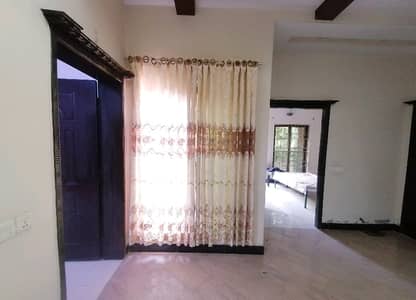 House For Grabs In 2 Kanal Gulberg