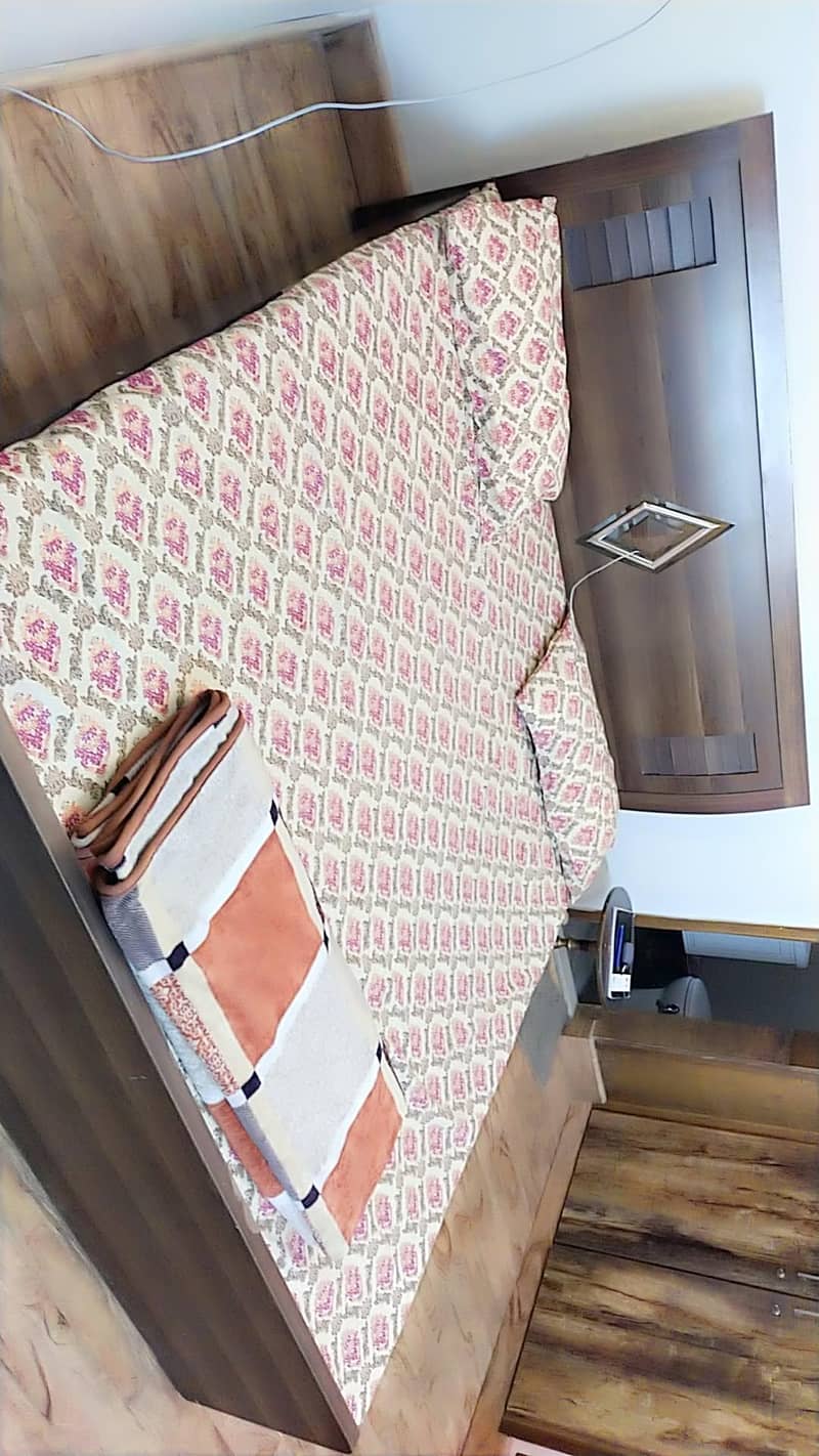 SELLING BED WITH MATTRESS 0