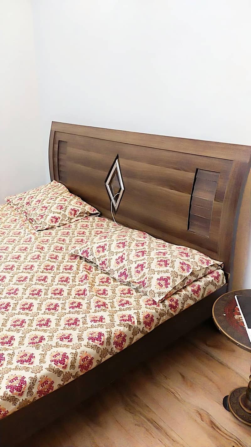 SELLING BED WITH MATTRESS 2