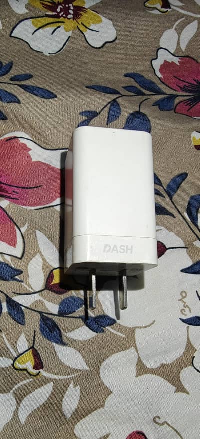 Original OnePlus 20W Fast Charger available with original data cable