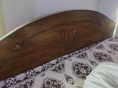 Queen size hardwood bed