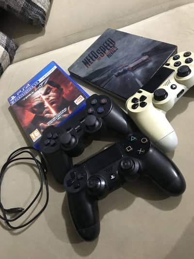 PS 4 controllers buy 2 get 1 free with 2 CD's complete package in low