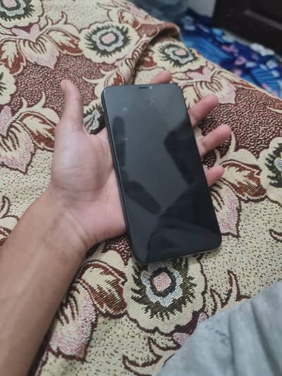 iphone xs max non pta good phone