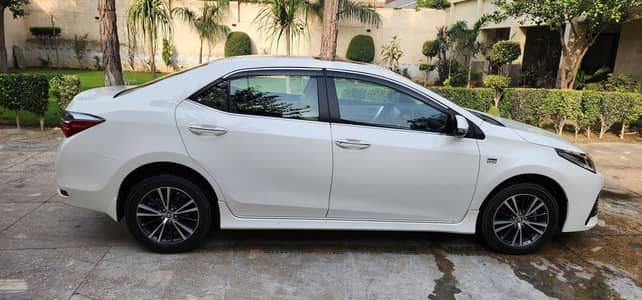 Toyota Corolla Altis grande 1.8
