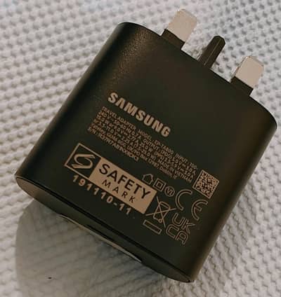 original Samsung 25W super fast charger with cable brand new