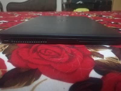 Laptop Dell latitude Core i5 6th E7470 Fresh Condition