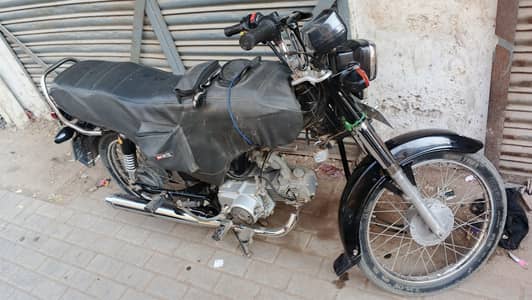 Unique 70 cc 2025 Karachi plate