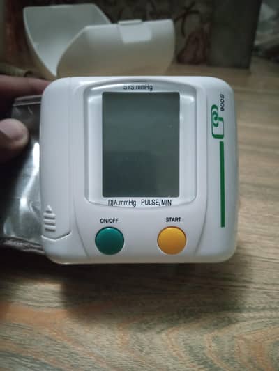 blood pressure monitor wrist Wala  repair ho ga