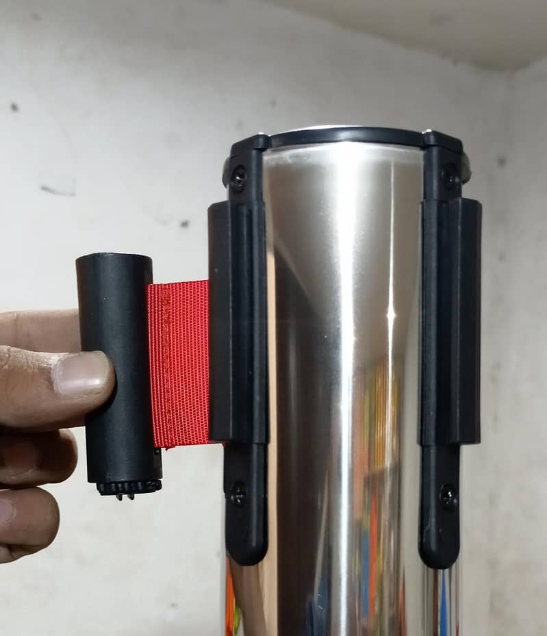 queue stand queue manager queue pole que barrier retractable stanchion 4