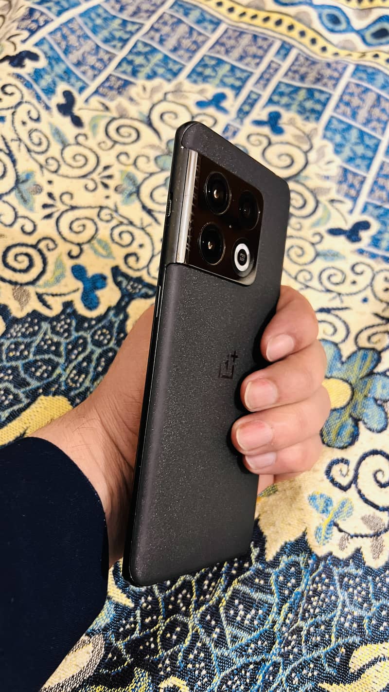 One Plus 10 Pro 1