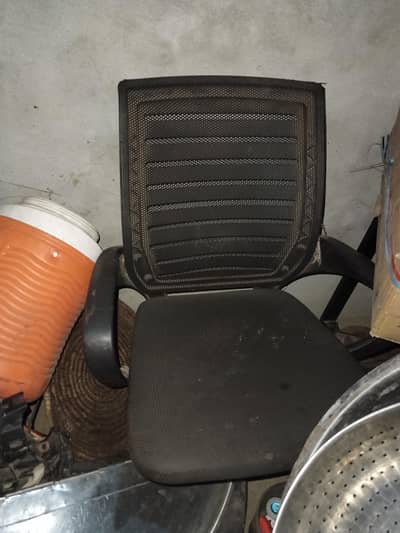 Full kitchen setup and dainig setup