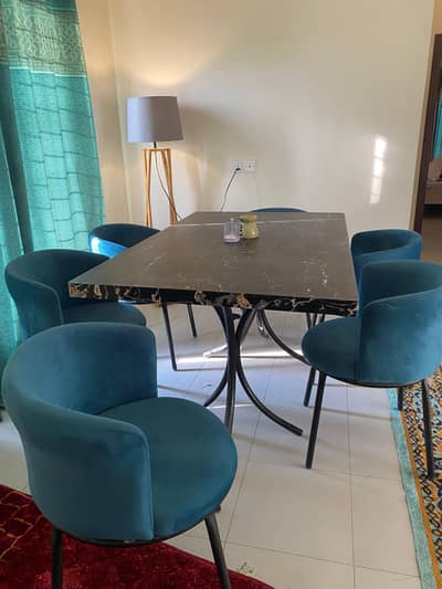 Luxury 6 seater dining table urgent sell