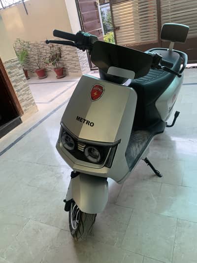 Metro M6 Empower lithium battery