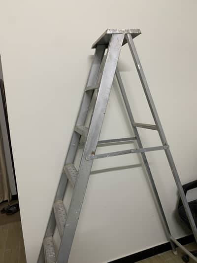 7 feet foldable ladder