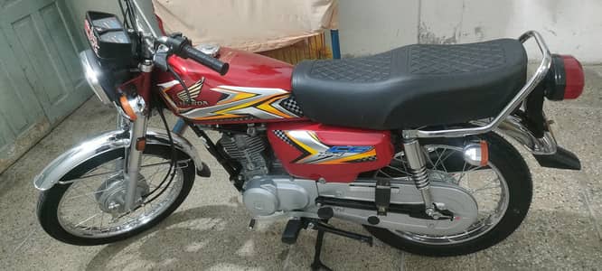 bike bilkul saf he is nbr p call krna,0,3,1,3,8,7,0,5,2,1,2