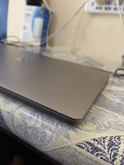 MacBook Pro 2019 16" Core i9 | 64GB RAM | 512GB SSD | 8GB Graphics | M