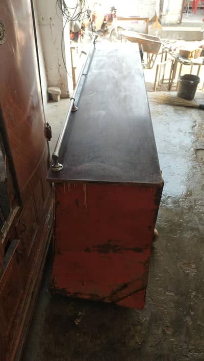 display shop counter