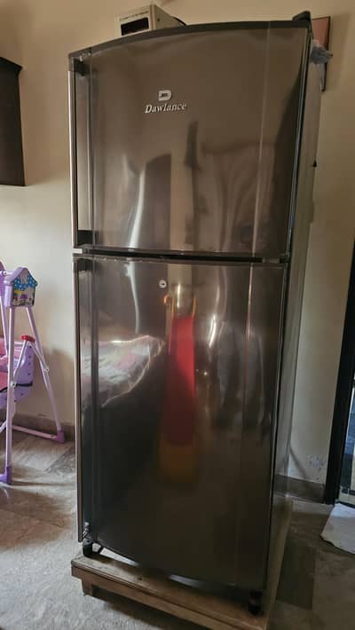 dawlance fridge  full  size