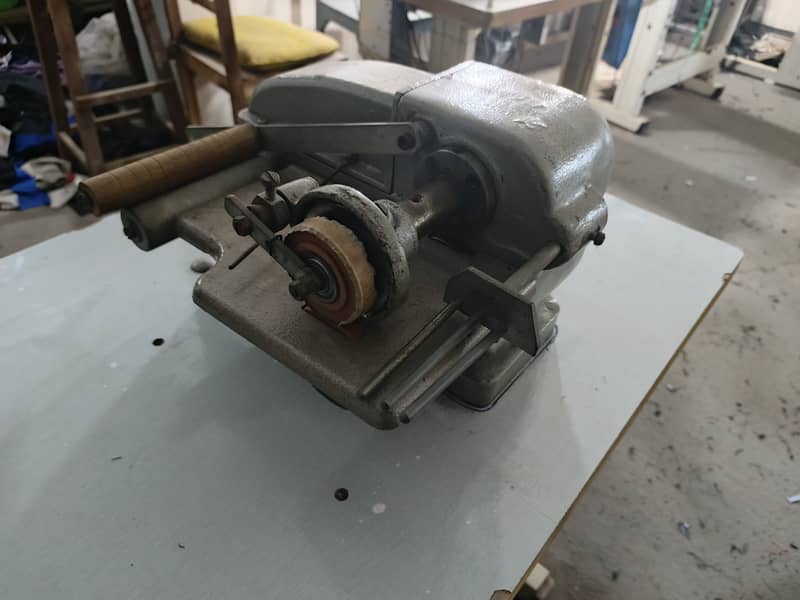 Strap cutting machine 2