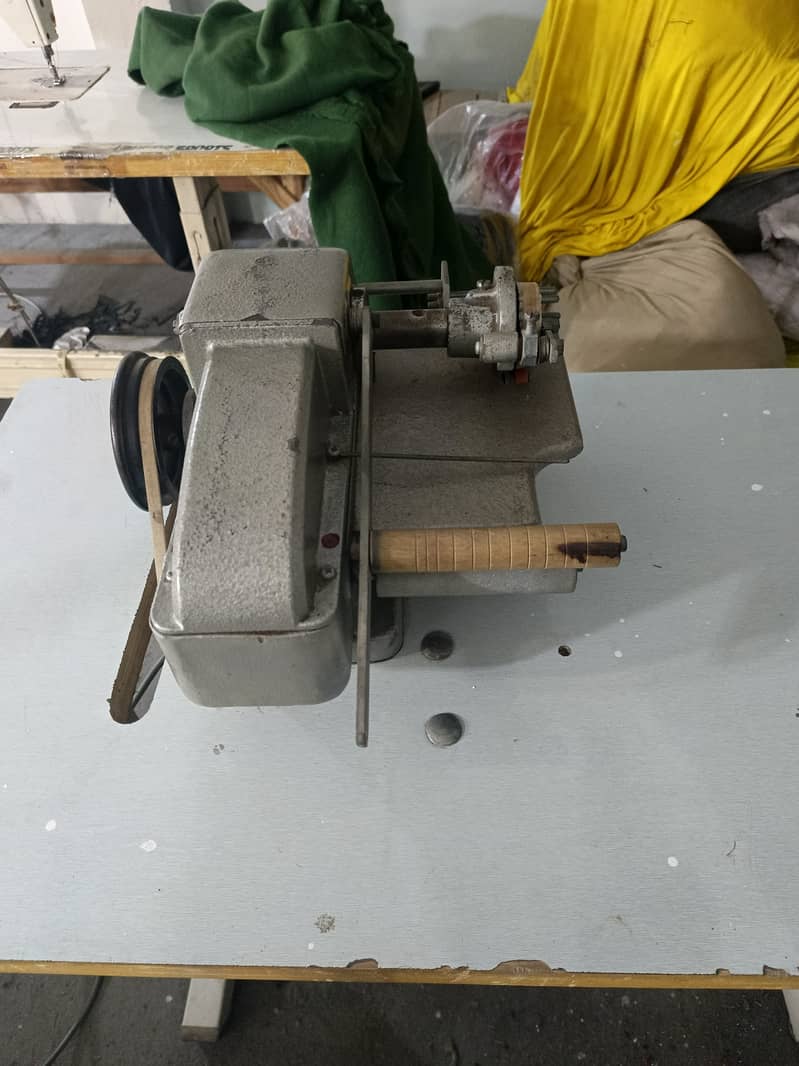 Strap cutting machine 4