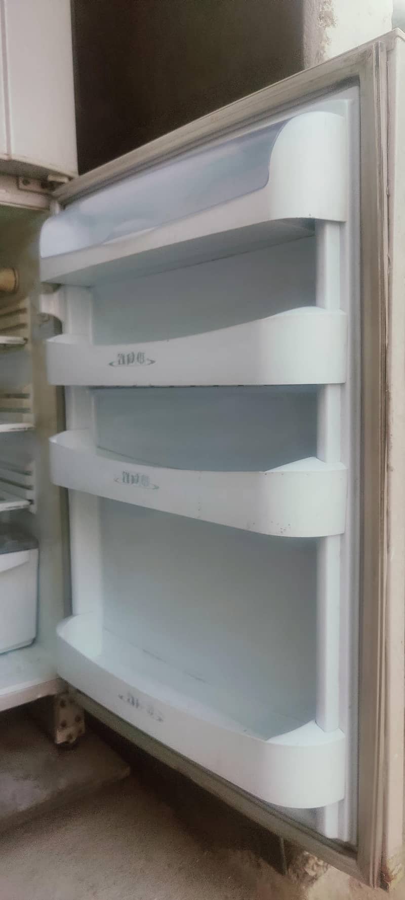 ہمارے پاس بجلی نہیں ہے 1