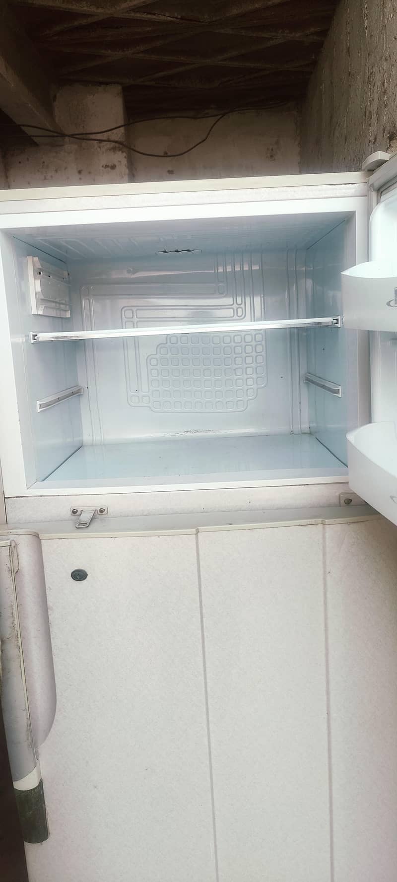 ہمارے پاس بجلی نہیں ہے 3