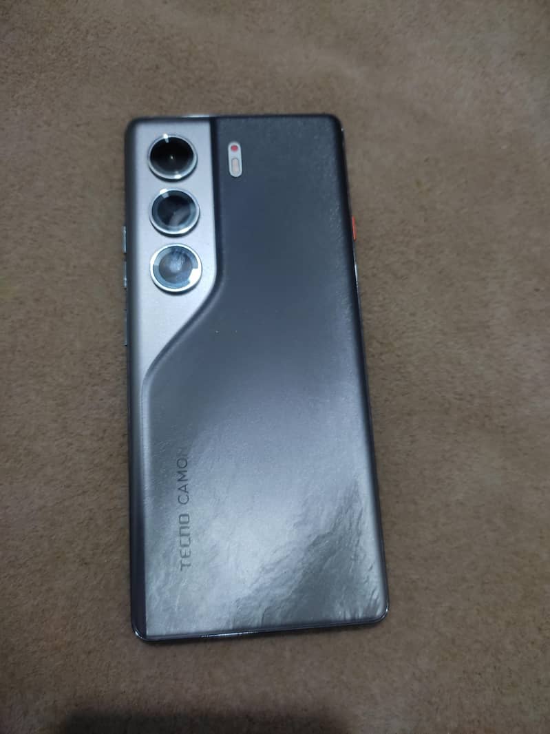 camon 40 pro 8