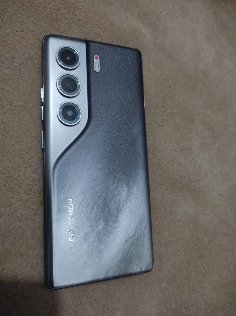 camon 40 pro 10