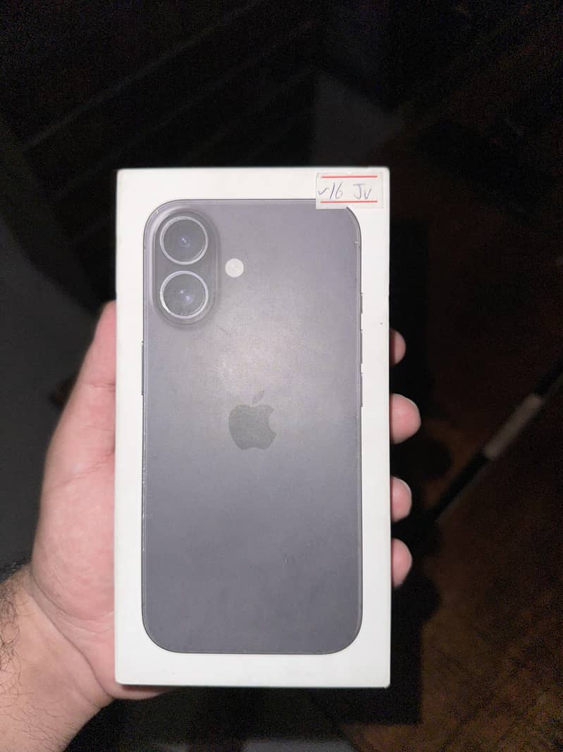 Apple IPhone 16 3